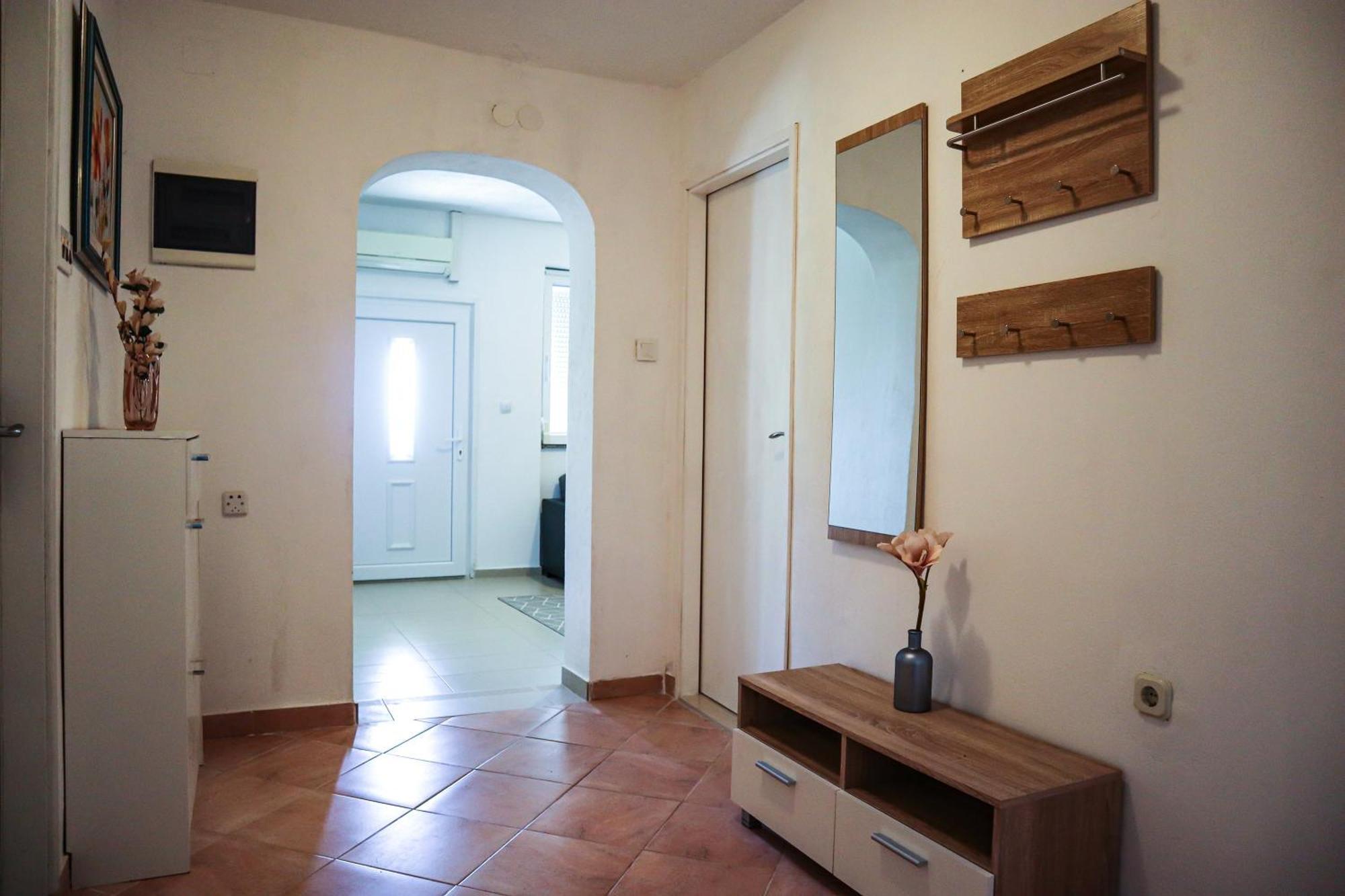 Holiday Home Ante With Beautiful Private Garden Nadin Exteriér fotografie