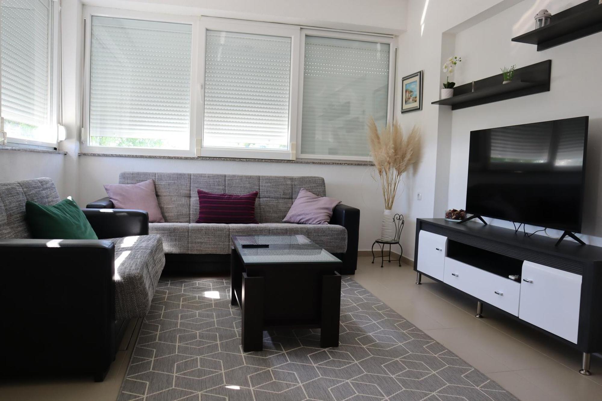 Holiday Home Ante With Beautiful Private Garden Nadin Exteriér fotografie