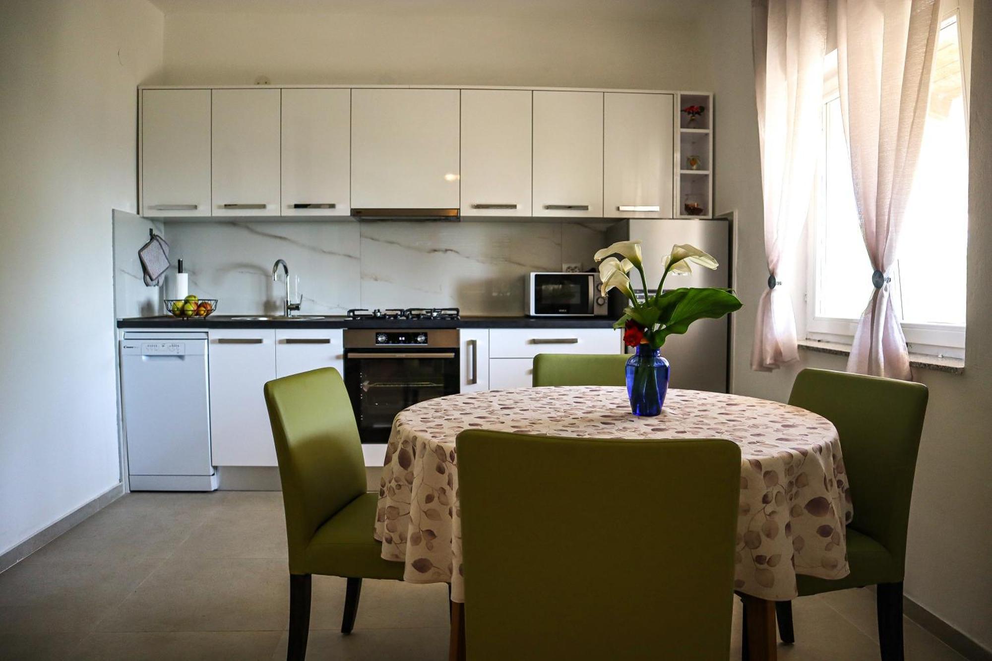 Holiday Home Ante With Beautiful Private Garden Nadin Exteriér fotografie
